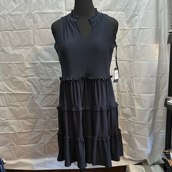 Tommy Hilfiger Dresses & Skirts - Tommy Hilfiger Navy Sleeveless Dress size 10